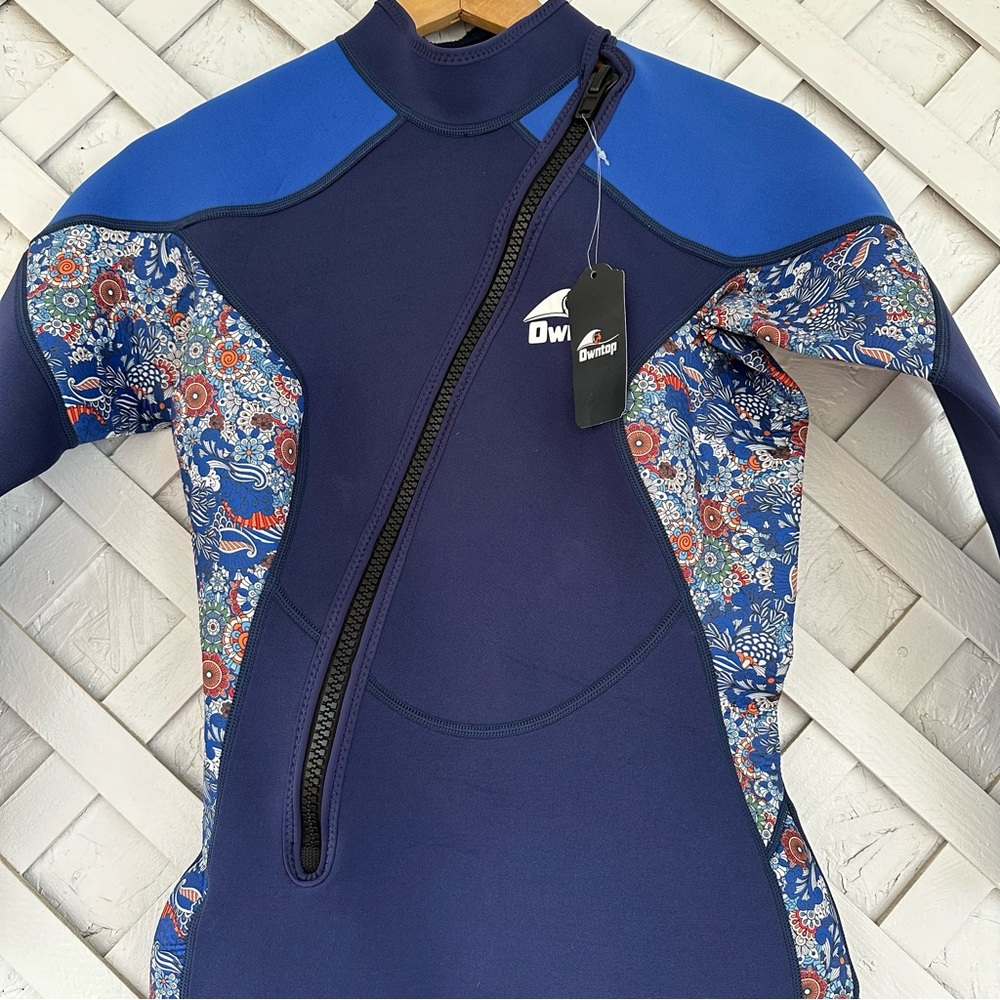 Blue Neoprene Wetsuit with Geometric Accents - Picture 4 of 14